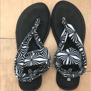 BONGO sandals